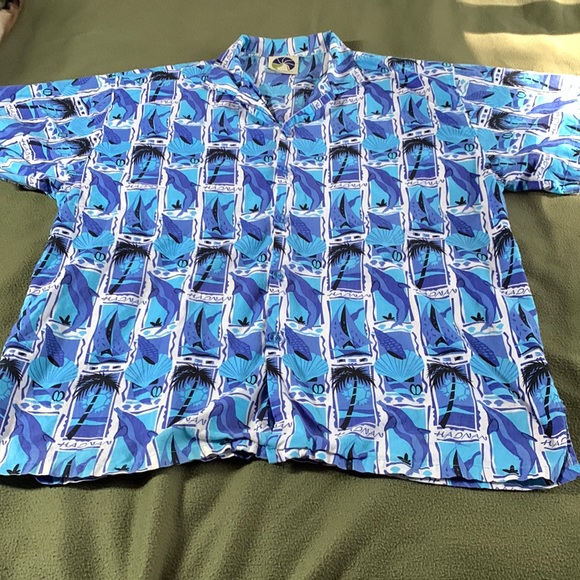 Armadillo Other - Men’s Armadillo short sleeve, button up shirt.  Size XL